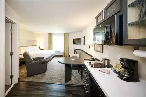 スタンダードスタジオ, Candlewood Suites Belle Vernon, An Ihg