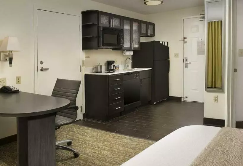スタンダードスタジオ, Candlewood Suites Belle Vernon, An Ihg