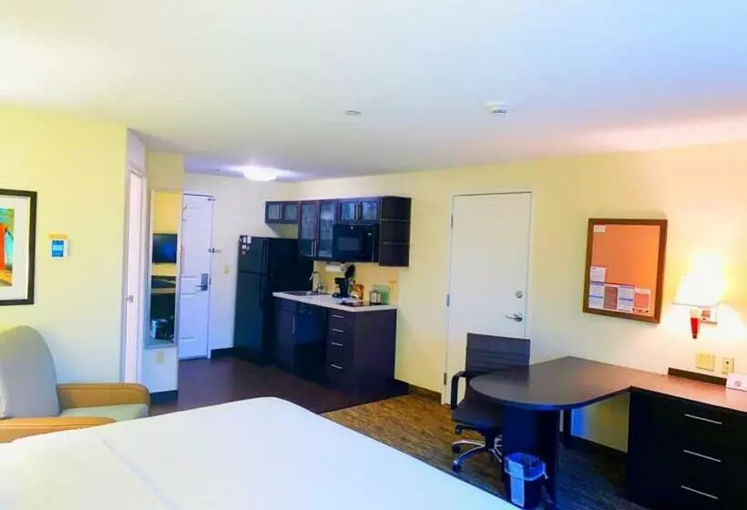 スタンダードスタジオ, Candlewood Suites Belle Vernon, An Ihg