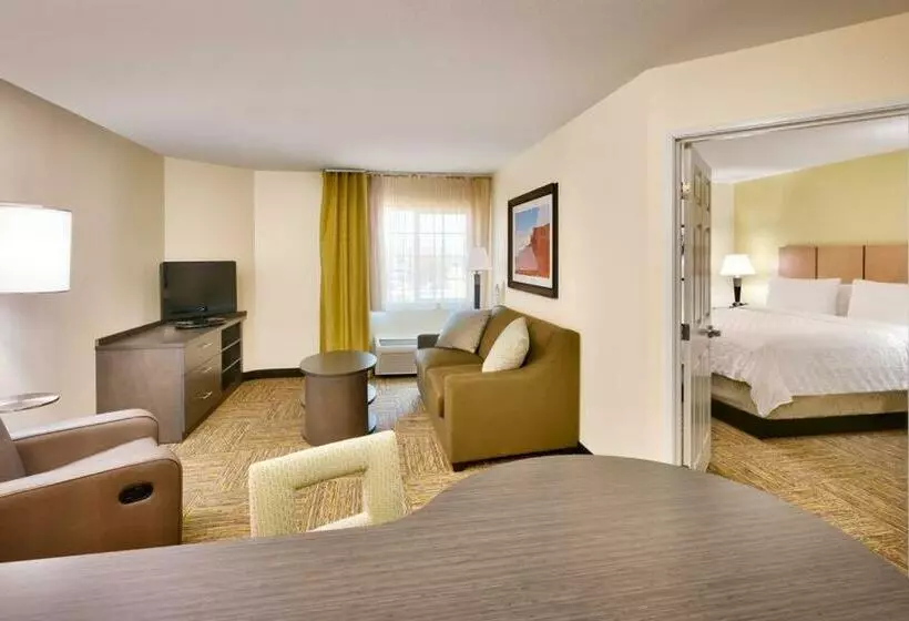 キングサイドベッドのスタンダードワンルーム, Candlewood Suites Belle Vernon, An Ihg