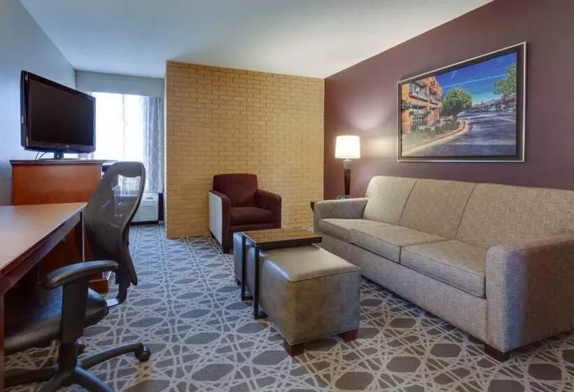 スイート, Drury Inn & Suites Overland Park
