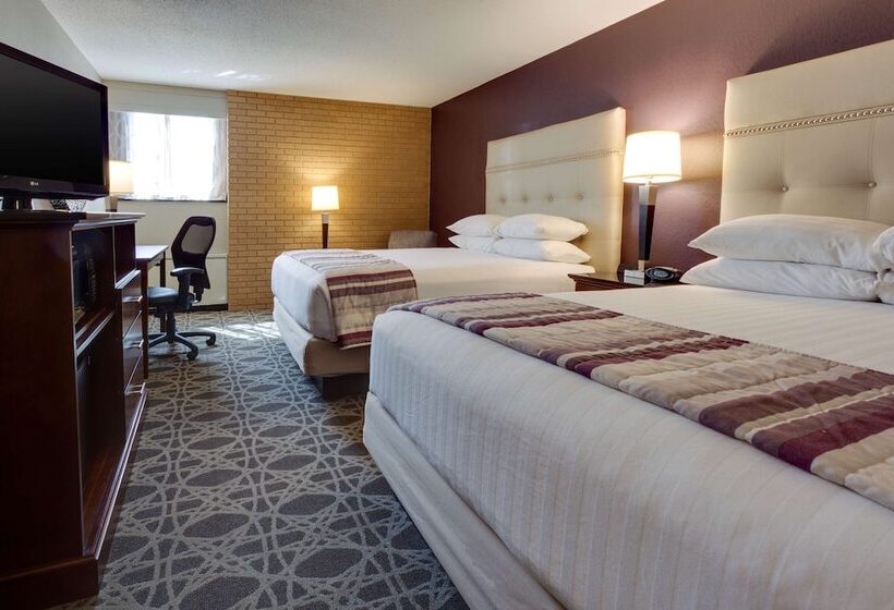 اتاق دلوکس مخصوص معلولین, Drury Inn & Suites Overland Park