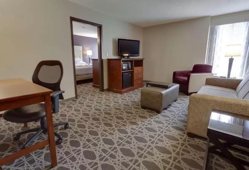 身障者適用スイートルーム, Drury Inn & Suites Overland Park