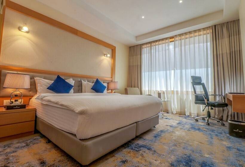 غرفة ديلوكس مطلة على المدينة, Golden Tulip Westlands Nairobi