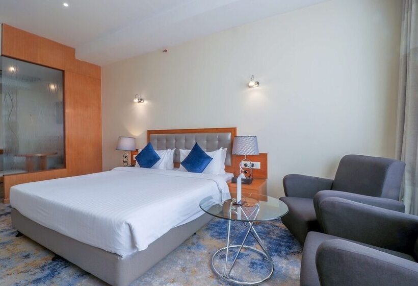 اتاق لوکس با چشم‌انداز شهر, Golden Tulip Westlands Nairobi