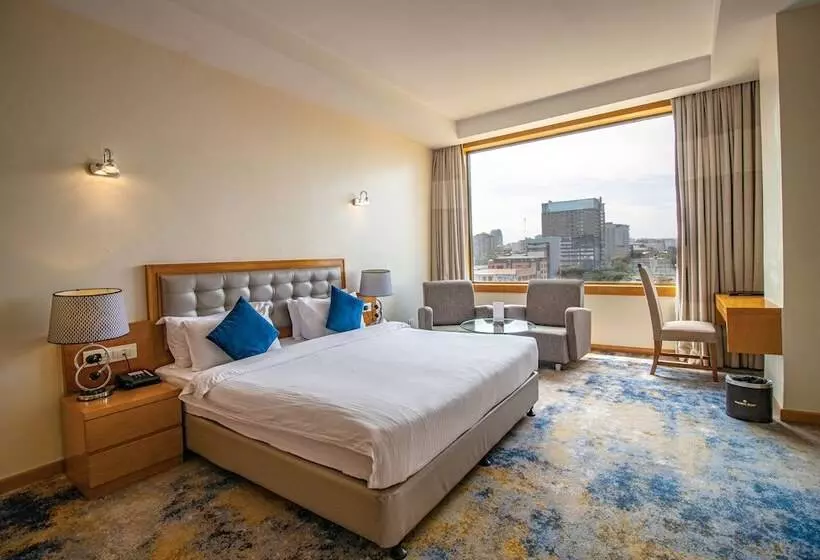 اتاق لوکس با چشم‌انداز شهر, Golden Tulip Westlands Nairobi