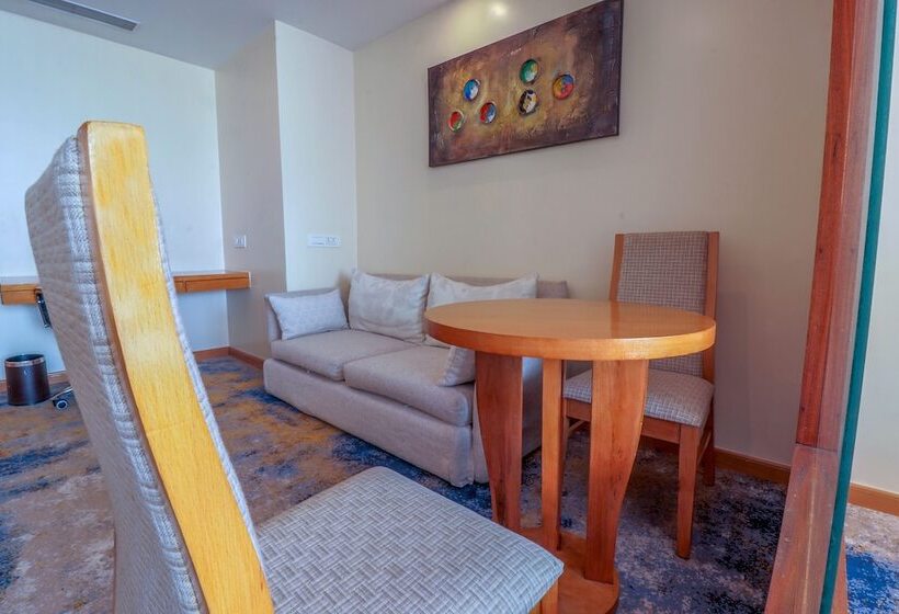 غرفة ديلوكس مطلة على المدينة, Golden Tulip Westlands Nairobi