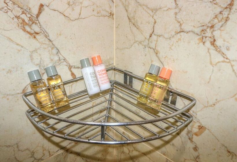 غرفة ديلوكس مطلة على المدينة, Golden Tulip Westlands Nairobi