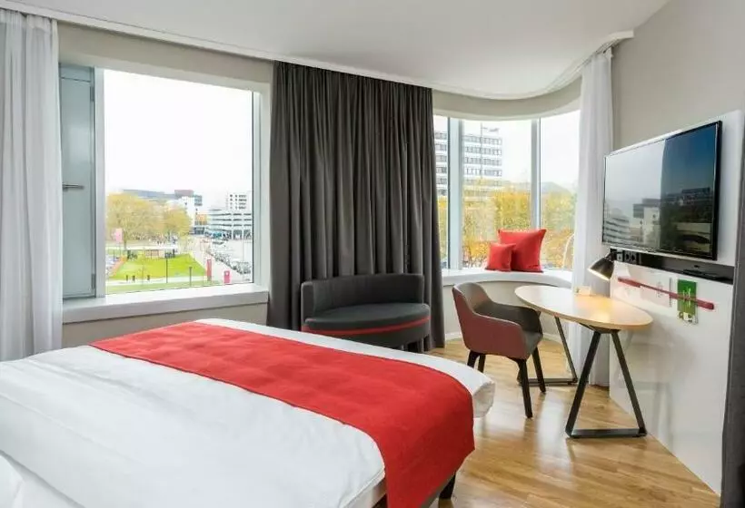 Deluxe-huone, Holiday Inn Hamburg City Nord, An Ihg