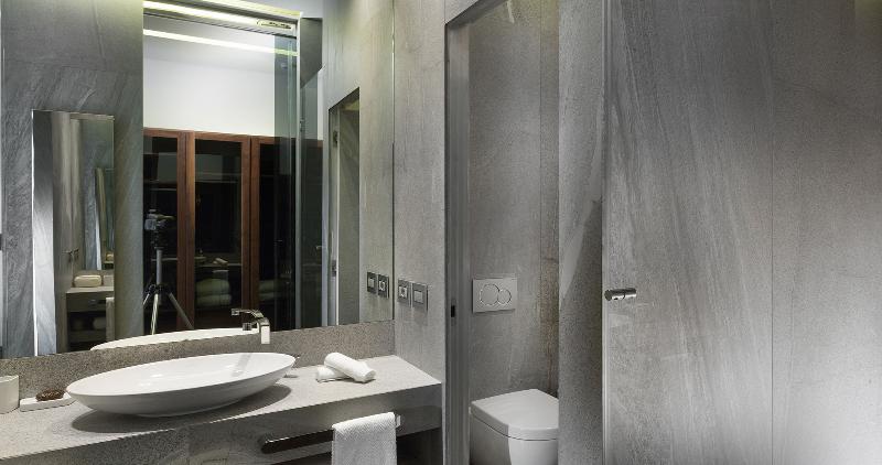 带大床的套房, Holiday Inn Hamburg   City Nord, An Ihg