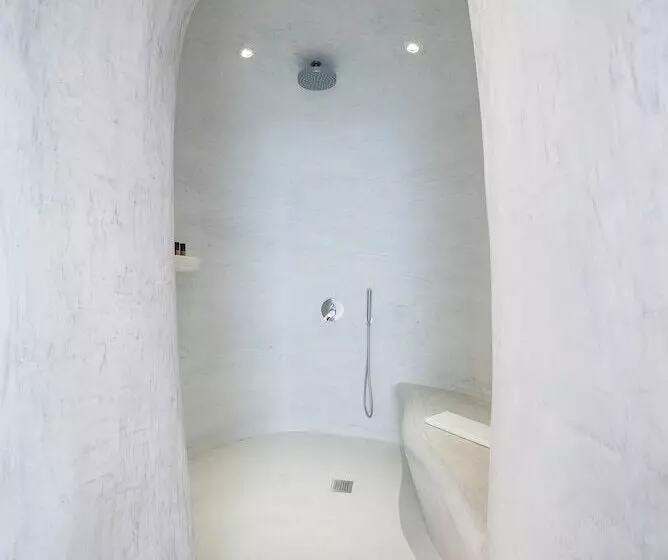 プール付きジュニアスイート, Maregio Suites