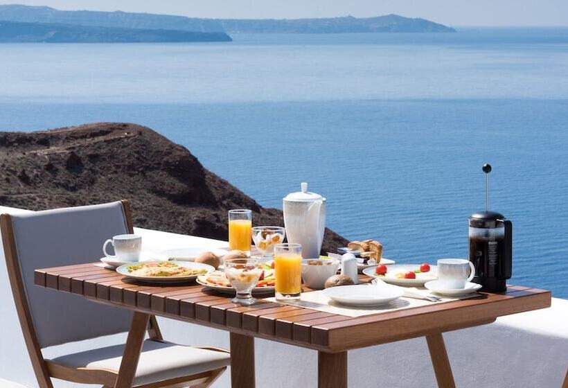 配有游泳池的小型套房, Maregio Suites