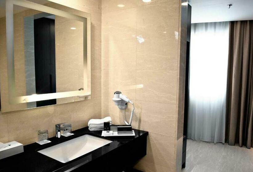 Номер Deluxe, Melia Makassar