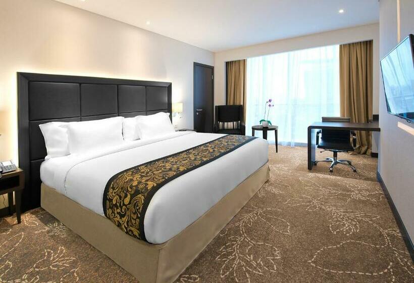 Номер Премиум, Melia Makassar