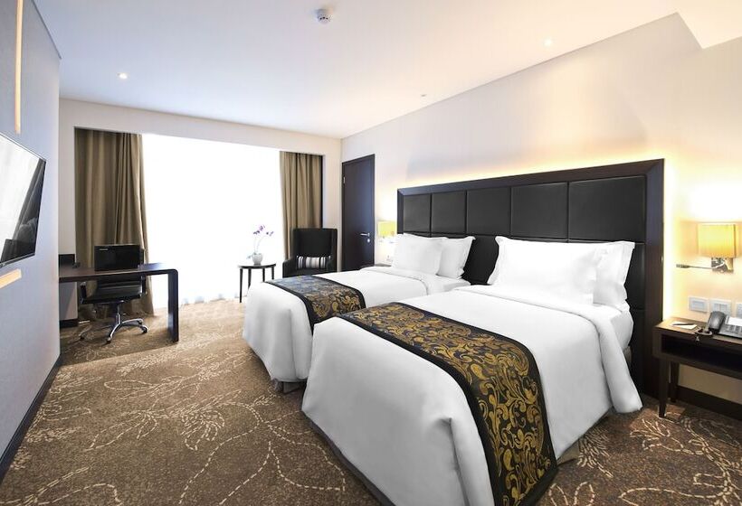 Номер Премиум, Melia Makassar