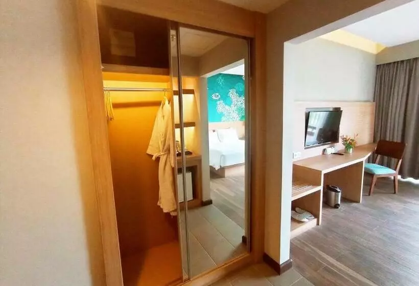 オーシャンビュージュニアスイート, Manado Tateli Resort And Convention