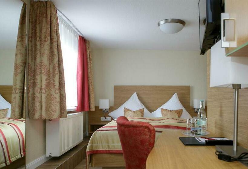 标准间, Neuwarft Altbau