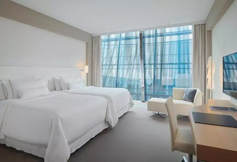 Classic Room with Views, The Westin Hamburg