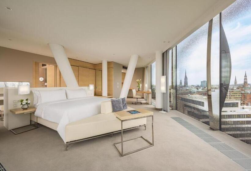 带大床的小型套房, The Westin Hamburg