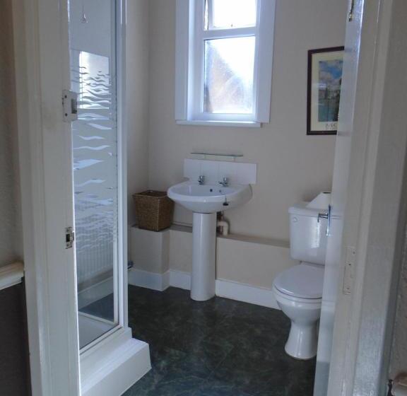 스탠다드 트리플 룸, The Swan Inn Pub