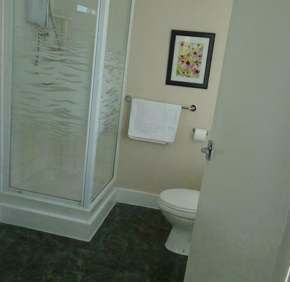 스탠다드 트리플 룸, The Swan Inn Pub