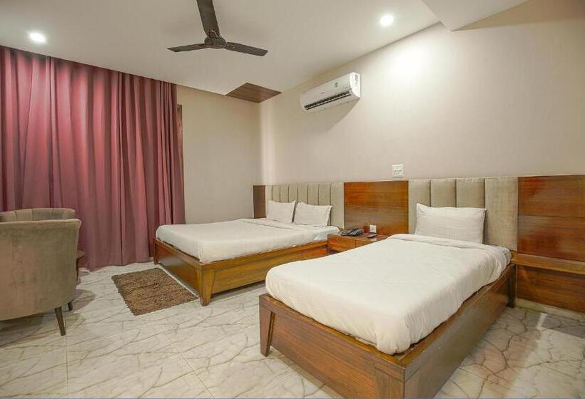 اتاق خانوادگی, Fabhotel Stevia