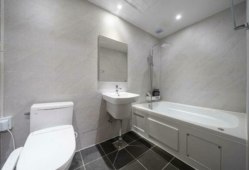 Quarto Deluxe, The Nox