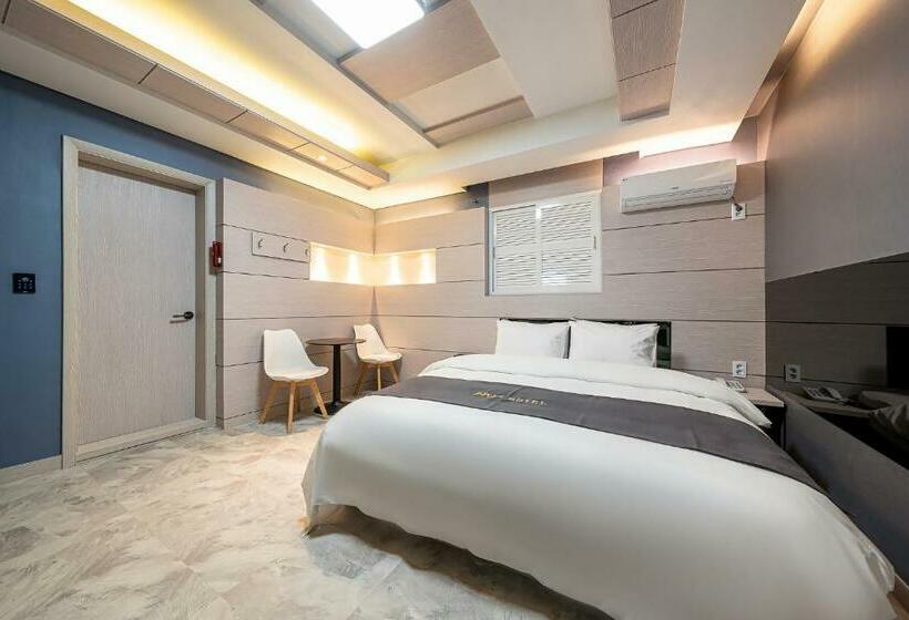 Quarto Deluxe, The Nox