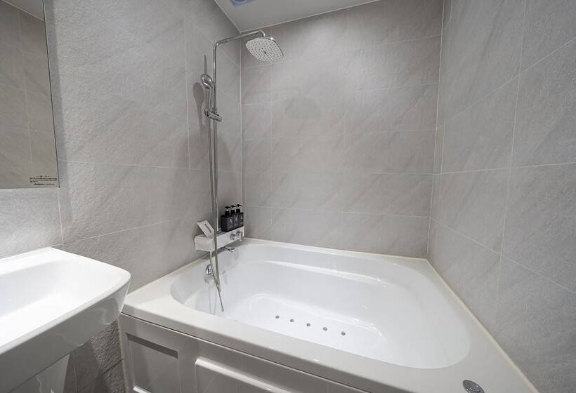 Quarto Deluxe, The Nox