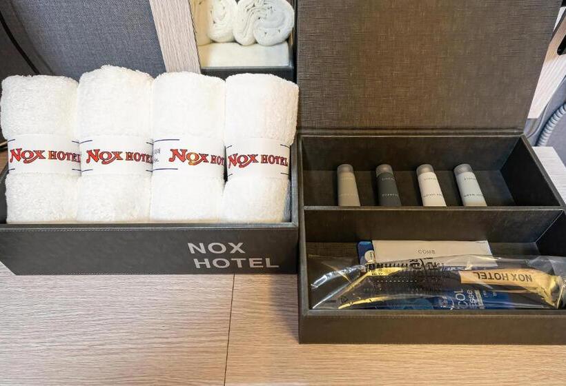 Quarto Deluxe, The Nox