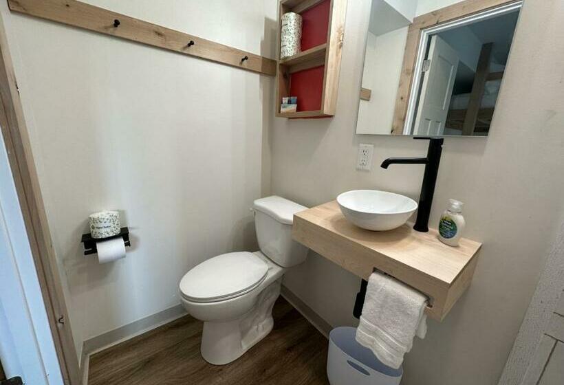 패밀리 룸, Explorer Rest & Recreation
