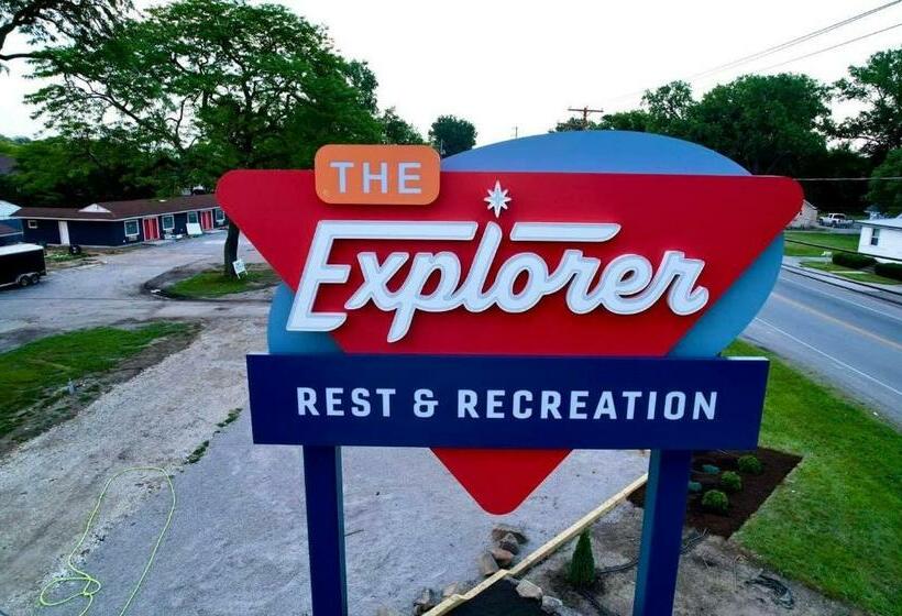 패밀리 룸, Explorer Rest & Recreation
