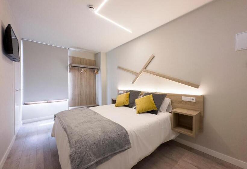 キングサイズベッドのスタンダードルーム, Hostal María Felisa