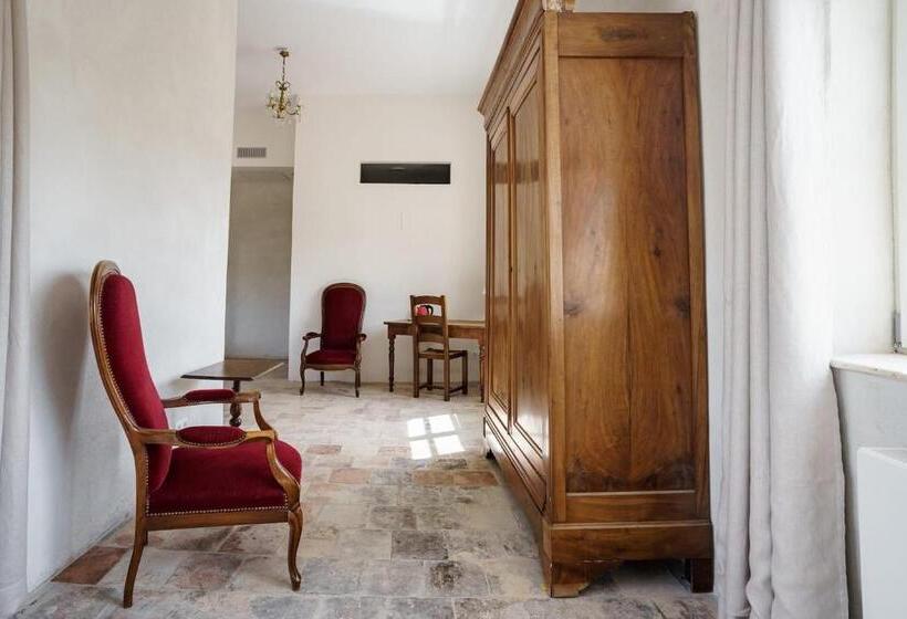 Стандартный Номер Кровать Кинг, Domaine De Saint Pierre Travaillan