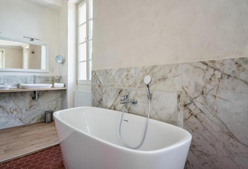 デラックスルーム, Domaine De Saint Pierre Travaillan