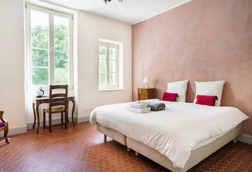 スタンダードルーム, Domaine De Saint Pierre Travaillan