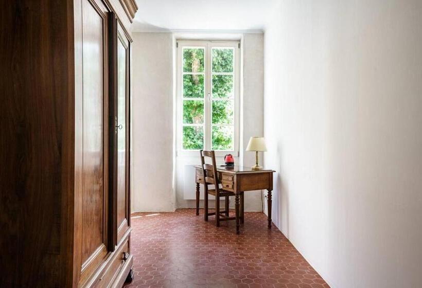 Номер Стандарт с Балконом, Domaine De Saint Pierre Travaillan