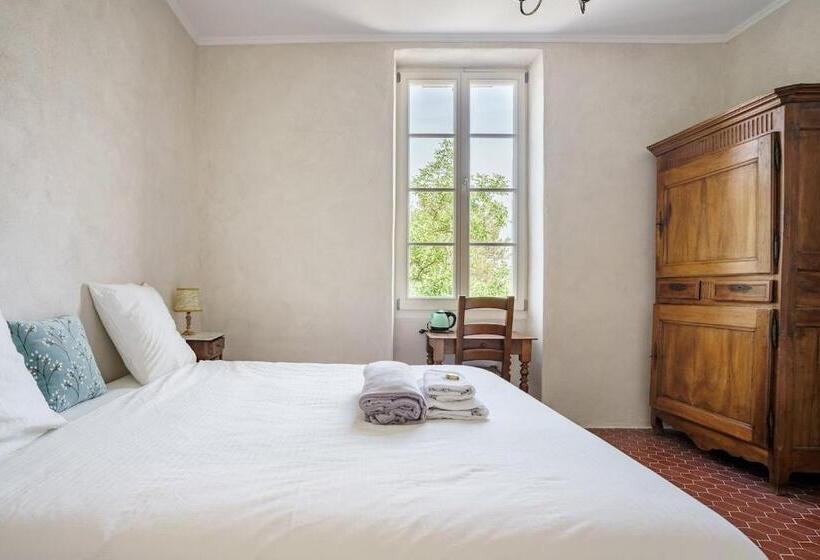 Номер Basic, Domaine De Saint Pierre Travaillan