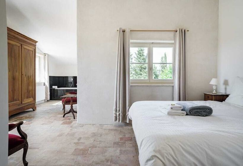 スーペリアールーム, Domaine De Saint Pierre Travaillan