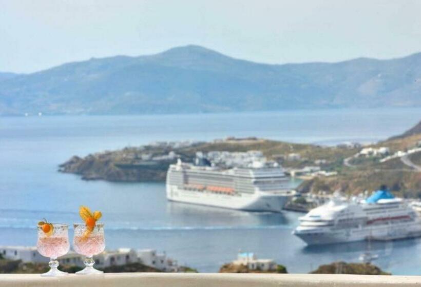 جناح مطلّ علي البحر, Crystal Suites