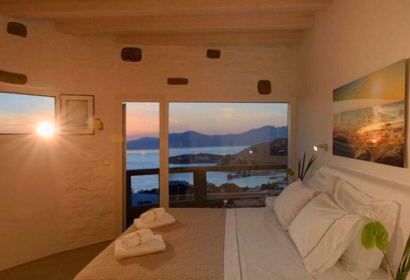 جناح مطلّ علي البحر, Crystal Suites