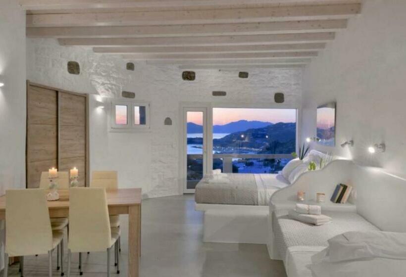 جناح مطلّ علي البحر, Crystal Suites