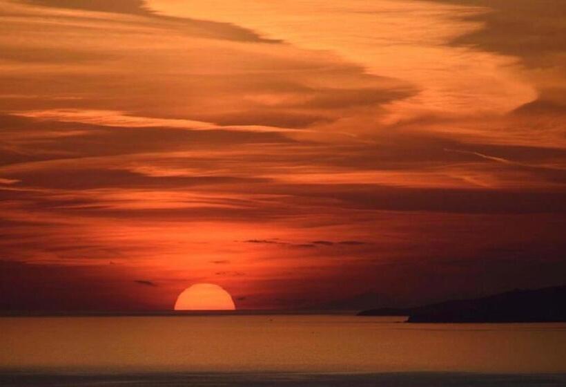 إستوديو قياسى مطل على البحر, Crystal Suites