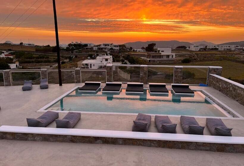 إستوديو سوبيريور, Crystal Suites