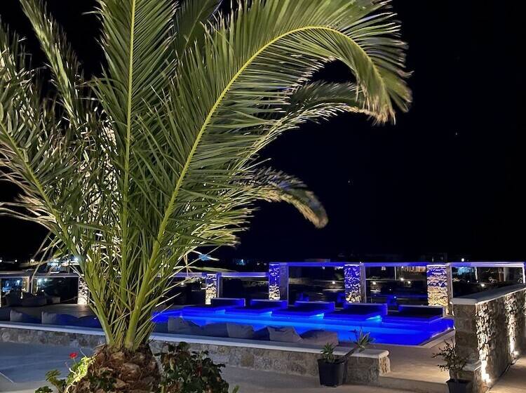 شقة غرفة واحدة, Crystal Suites