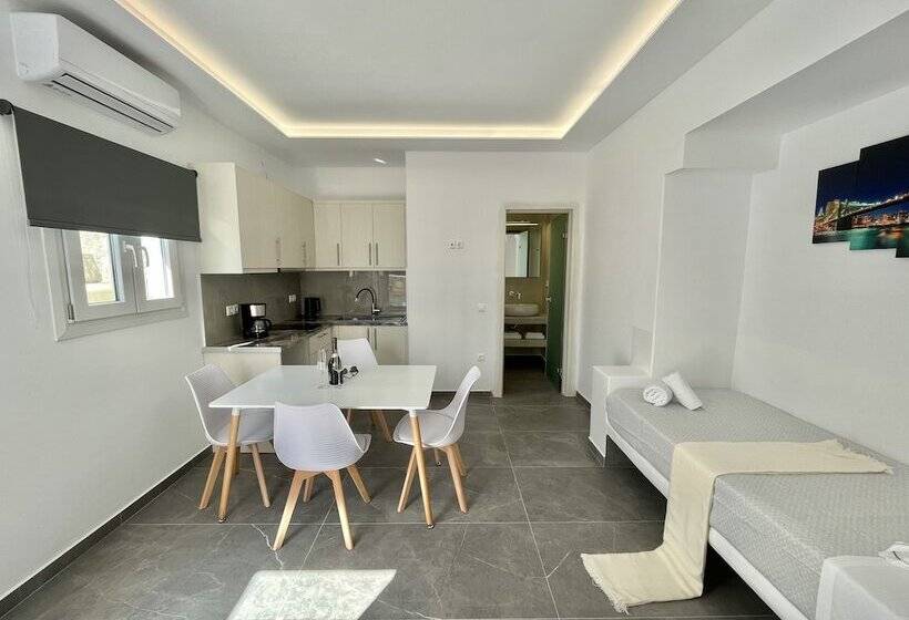 شقة غرفة واحدة, Crystal Suites