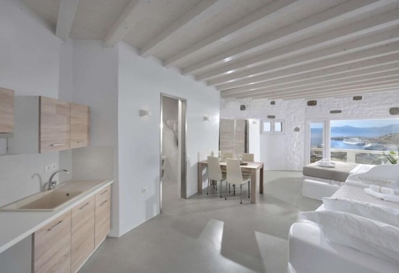 إستوديو قياسى مطل على البحر, Crystal Suites