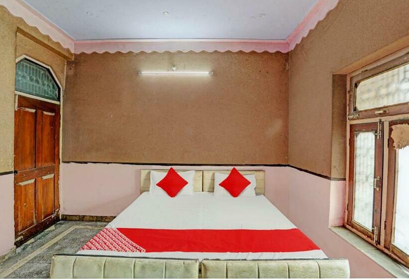 חדר קלאסי לשלושה, Oyo Flagship Veer Guest House