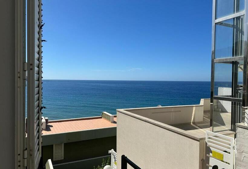 スーペリアスタジオ, La Casa Del Mar Cefalù