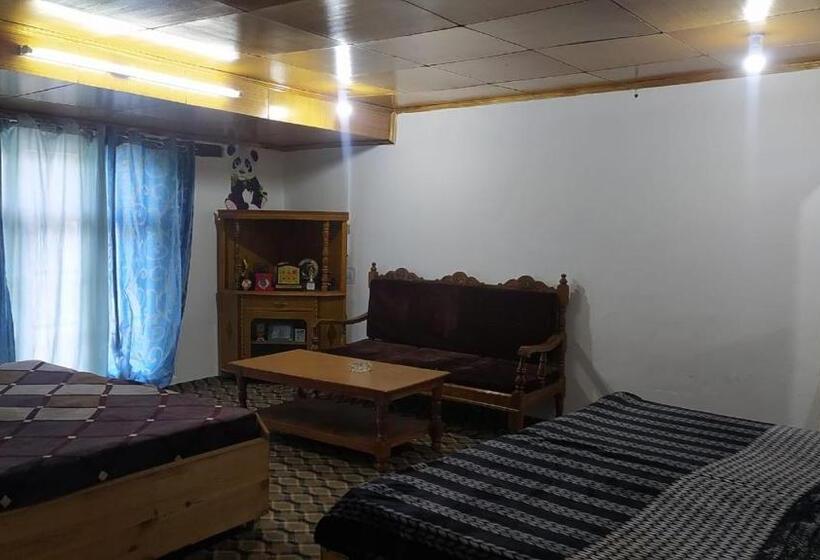 4인용 스탠다드 룸, Guru Guest House